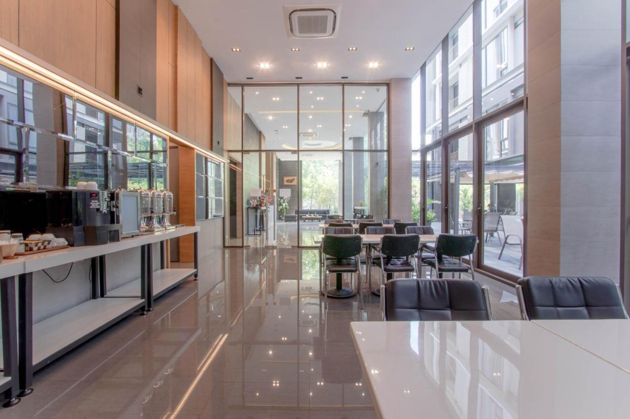 Kepler Residence Bangkok Bagian luar foto